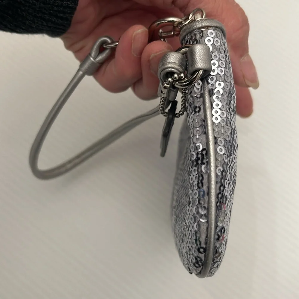 COACH SILVER SEQUIN WRISTLET WOMES SIZE S